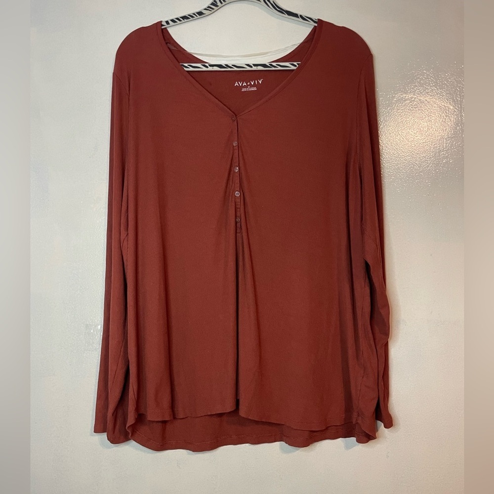 Ava and Viv rust orange women’s rubbed Henley top size 2X staple mature stretch
